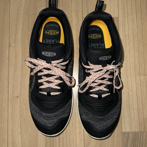 KEEN Women's Terradora Flex WP Hiking Shoes - Black/Peachy - Picture 2 of 10